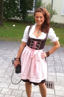 Ein fesches Dirndl mit allen Accessoires