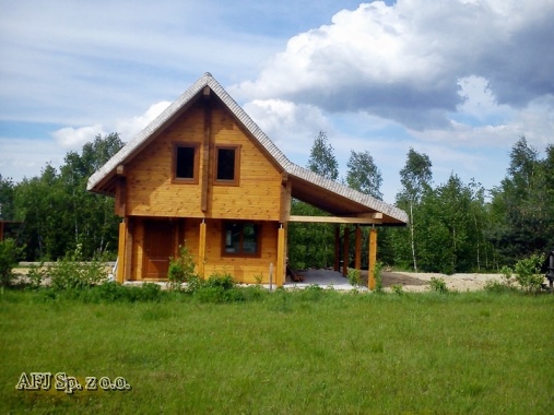 Dom z bala kwadratowego, dach wiór osikowy