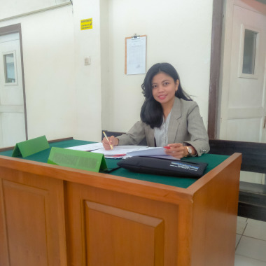 Advokat/Legal Consultant Kiki Rezvianti, Sh /08#53-67#89-66#55