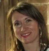 Professeur d'anglais et de FLE depuis presque 20 ans.
Je suis sérieuse, rigoureuse mais je cherche toujours à interesser mes élèves : je propose des cours personalisé en fonction des besoins des élèves mais aussi de leurs centres d'intérêt ex; sport, musique, peinture, vin, politique etc...