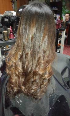 Ombre, color en efecto degrade con tonalidades  castañas.