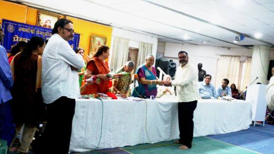 Former Union Minister Jayawantiben Mehta Awarded to me for As a Good Speaker of Vaastu & Astrology