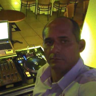 Locação De Som E Iluminação, Telão E Dj