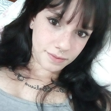 Júlia Mello