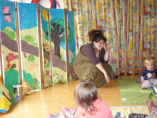 Contes pour les petits en crèches ou relais assistantes maternelles ou encore aux domiciles des nounous.