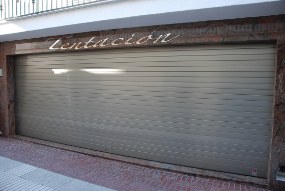 PUERTA ENROLLABLE