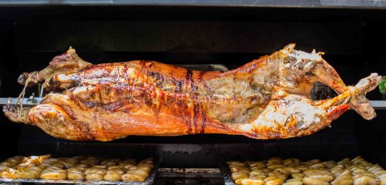 AGNEAU A LA BROCHE
