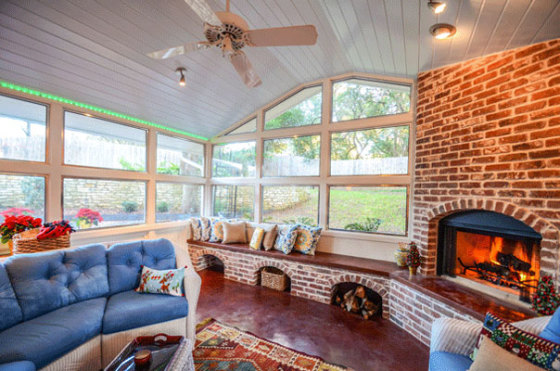 3-seasons porch w/fireplace