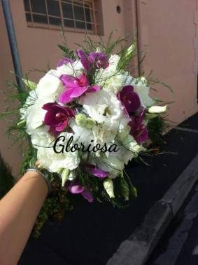 Bouquet de mariée avec orchidée violette