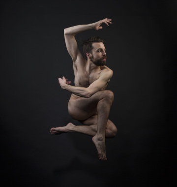 studio portrait in movement