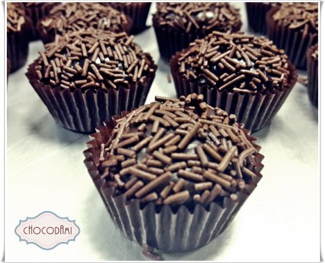 Pyszne, mocno czekoladowe, ciągliwe brigadeiro. BRAZYLIJSKI PRZYSMAK