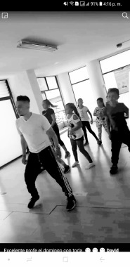 CLASES DE BAILE GRUPAL