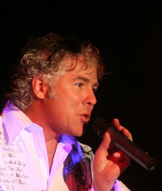 Crooner parmi le public...