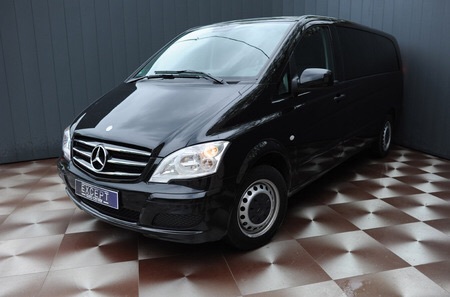 Mercedes Van 9 places pour vos transferts gares et aéroports.
