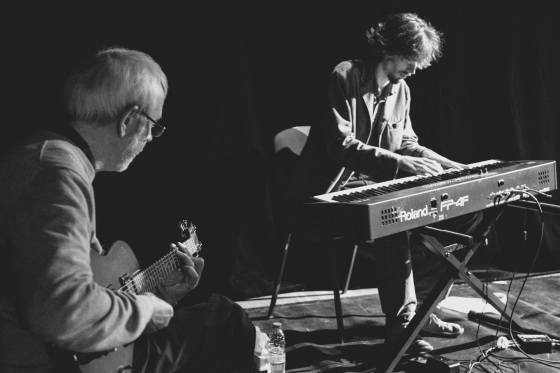 Pierre à la guitare et Maxime au clavier