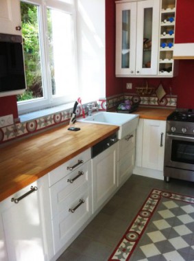 Rénovation de cuisine avec des carreaux ciments faits-main. Le charme de l'ancien avec une touche de modernité!