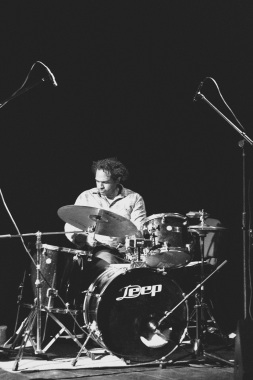 Lionel aux percussions