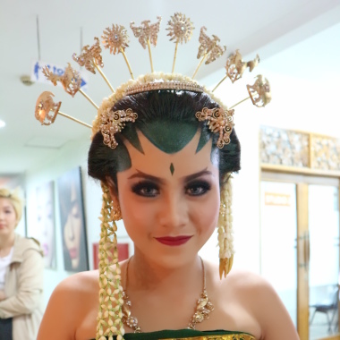 Vha_Makeup