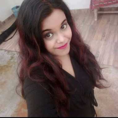 Somi Khan Makeup Artist
