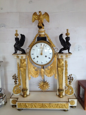 Horloge XIX ièm
Restauration d'horloge de cheminée
Comtoise, carillon, pendule de bord, baromètre enregistreur