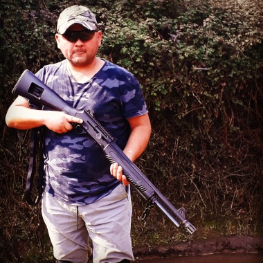 Entrenado en manejo de arma larga y corta