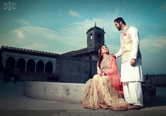 A beautiful couple wanted a touch of history on their engagement day. We took them to Shahi  Qila in Lahore,Pakistan to give them their desired wedding photos. #Weddingphotography