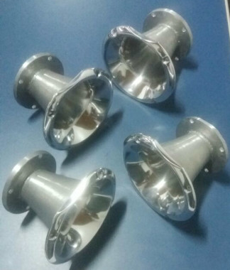 Cone , cornetas e jarróes em aluminio fundido