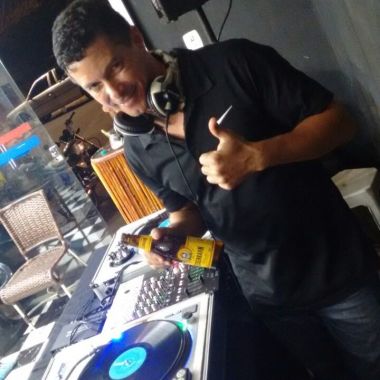 Dj Ronaldo Perez