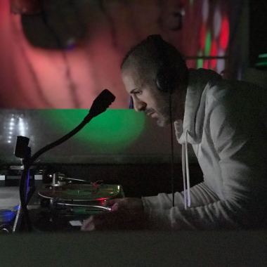 Dj H