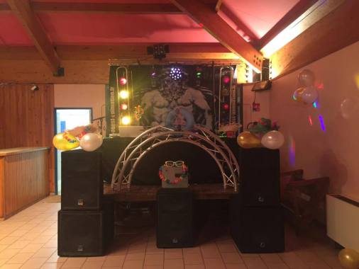 Nos podium sont adapté a toute les salles et prestation possible.

www.pro-sound.fr
wwwseadlocations.fr
