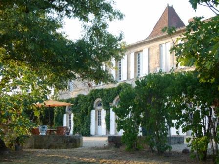 vue de la façade sud du chateau.
