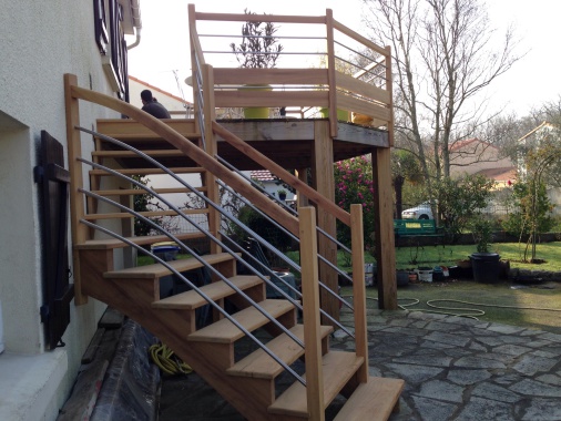 Terrasse et escalier en exterieur