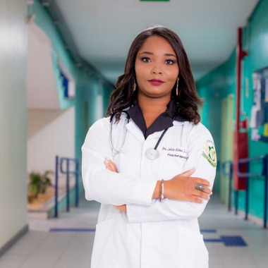 Dra. Letícia Helena, Fisioterapeuta
