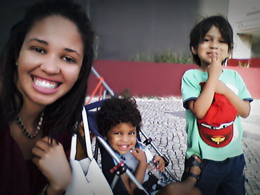 passeio ao parque, com tudo o que els merecem muitas brincadeiras, gomas, gelados e alegria