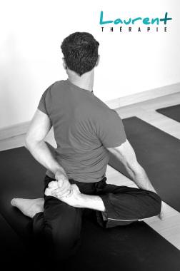 Yoga qui s’adapte à vos souhaits, âge, état de santé, en cours individuels, collectifs chez vous ou dans votre entreprise…