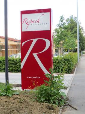 Pylon, beleuchtet