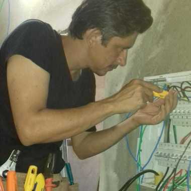 Vertice Servicos Eletricos & Ar Condicionado.
