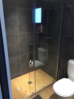 APPART ETAGE SDB3.JPG