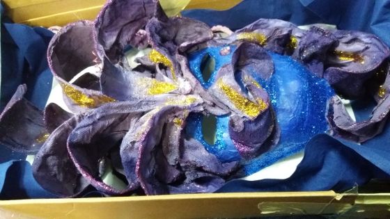 Maschera floreale tema iris