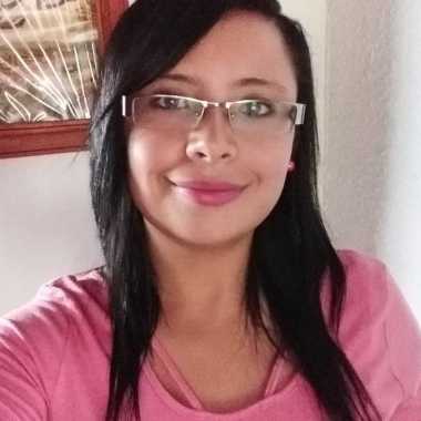 Docente Preescolar Ofrece Cuido De Niños Y Niñas
