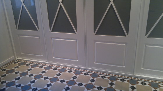 VESTIDOR DENTRO DE ARMARIO