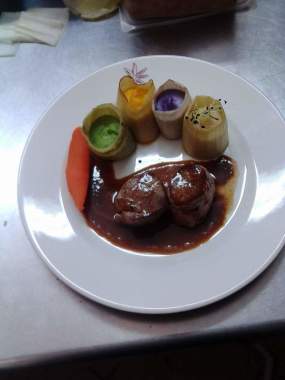 TOURNEDOS DE BŒUF  AU PETIT LÉGUMES DE SAISON