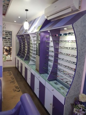 Eyewear boutique