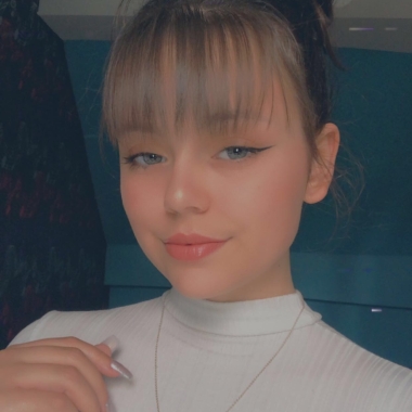 Phoebe Van Weert