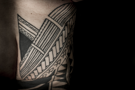 Tatuaggio tribale by Mattia Jey, Horror Vacui Tattoo Parlour, Bologna.