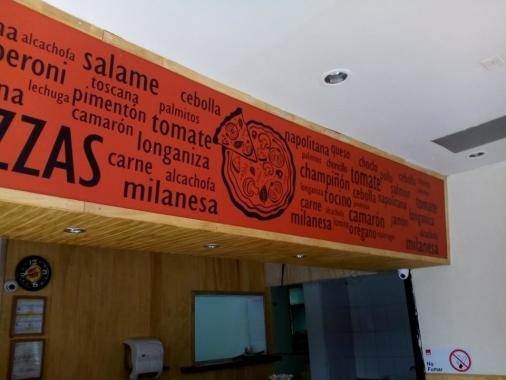 gráficas en vinilo adhesivo calado