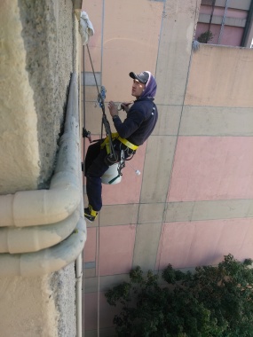 Pintura con acceso por cuerdas Rope access