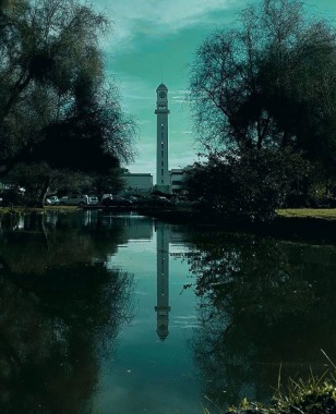 Foto sacada con mi celular al Campanil de la Ude