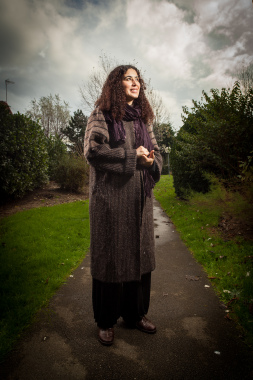 Portrait de Mariam Guerey, salariée du Secours Catholique à Calais. 2015