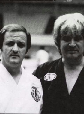 GM. George Dillman y GM. Ed. Parker, precursores del Kyusho Jitsu y del American Kenpo Karate, respectivamente.